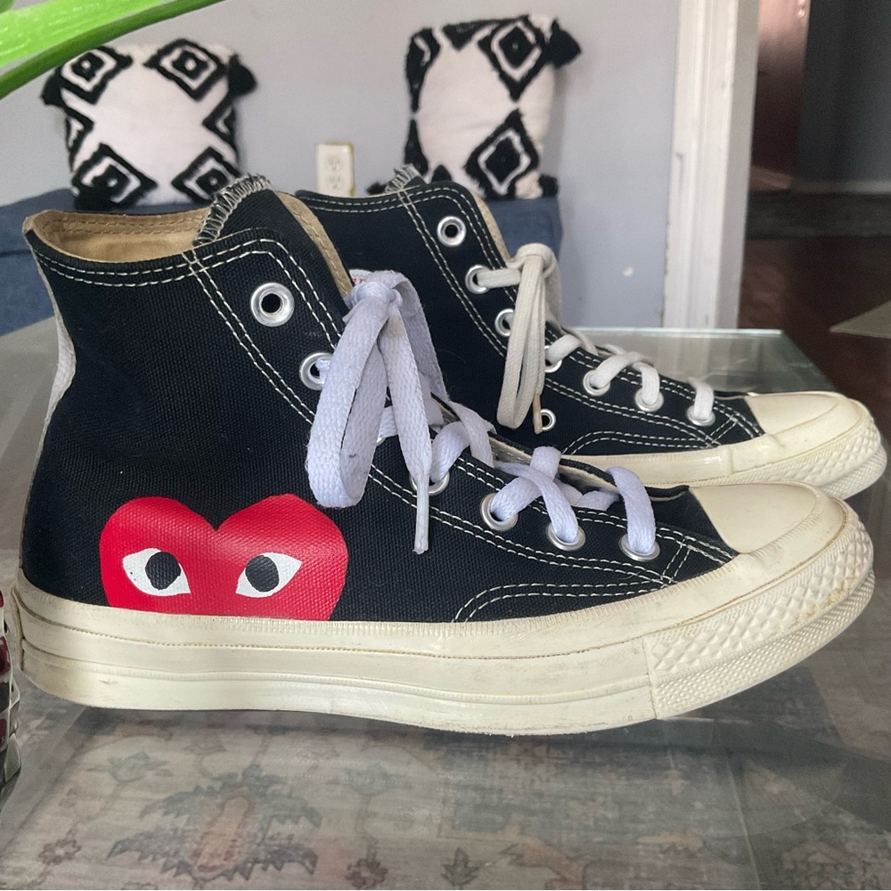 Comme des Garcons Kids Black High-Top Sneakers with Red Heart